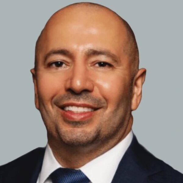 Headshot of Louis Green, CFA®, CFP®