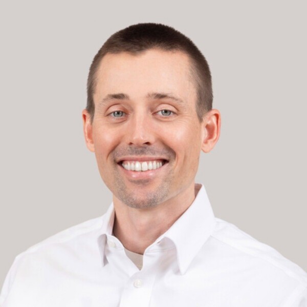 Headshot of Tommy Blackburn, CFP®, CPA, PFS